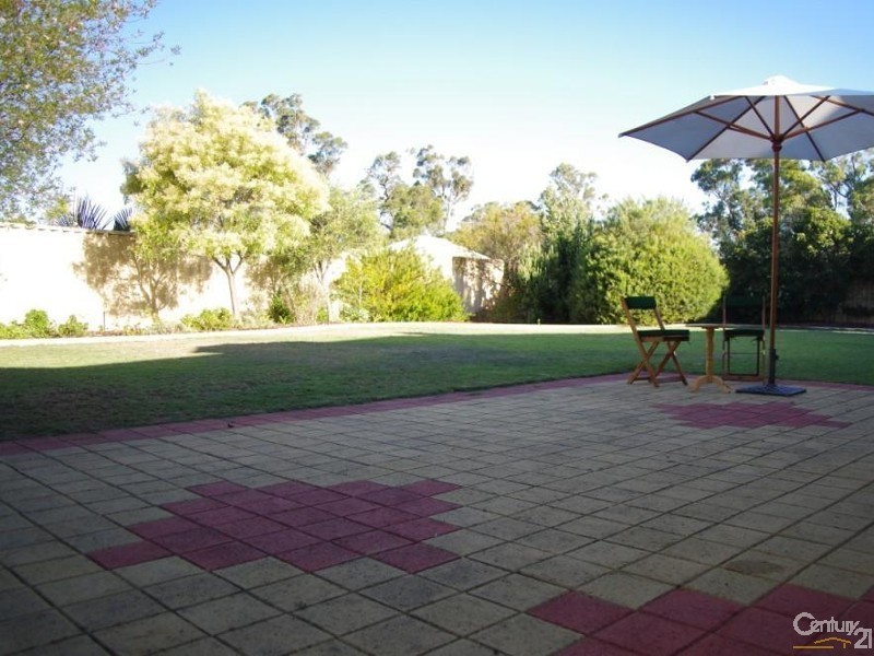 23 Wandoo Road, Dalyellup WA 6230
