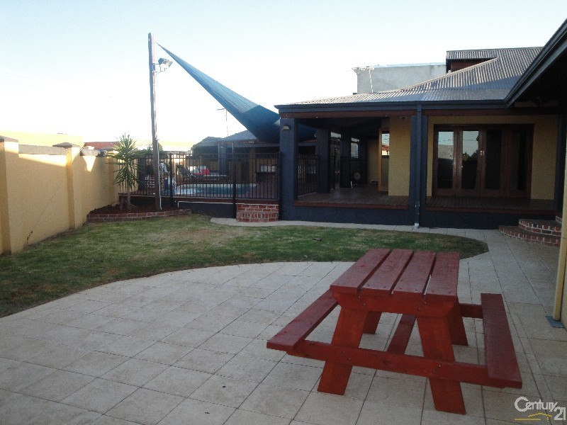 7 Ramsay Road, Bunbury WA 6230