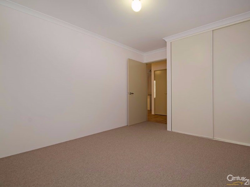 18/76 Blue Wren Drive, Eaton WA 6232