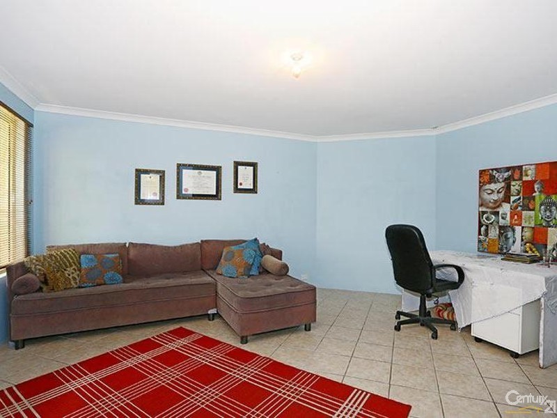 9 Nyabing Way, Withers WA 6230