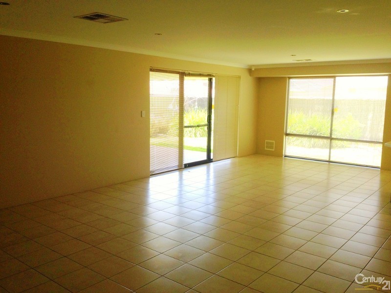 24 Sapphire Road, Dalyellup WA 6230