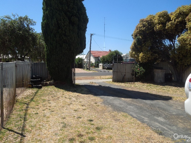 25 Gibbs Street, Carey Park WA 6230