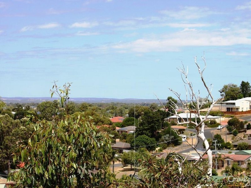 6 Aylesbury Place, Australind WA 6233