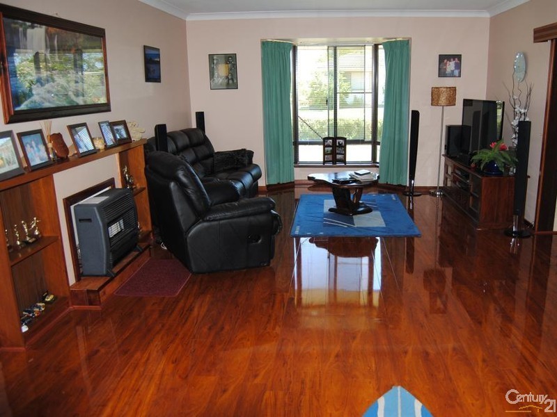 6 Dawe St, Australind WA 6233