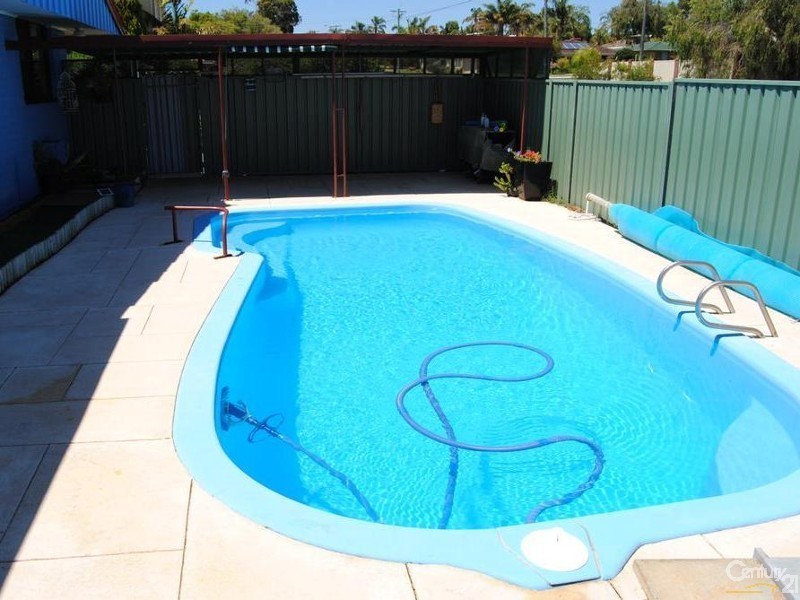 6 Dawe St, Australind WA 6233