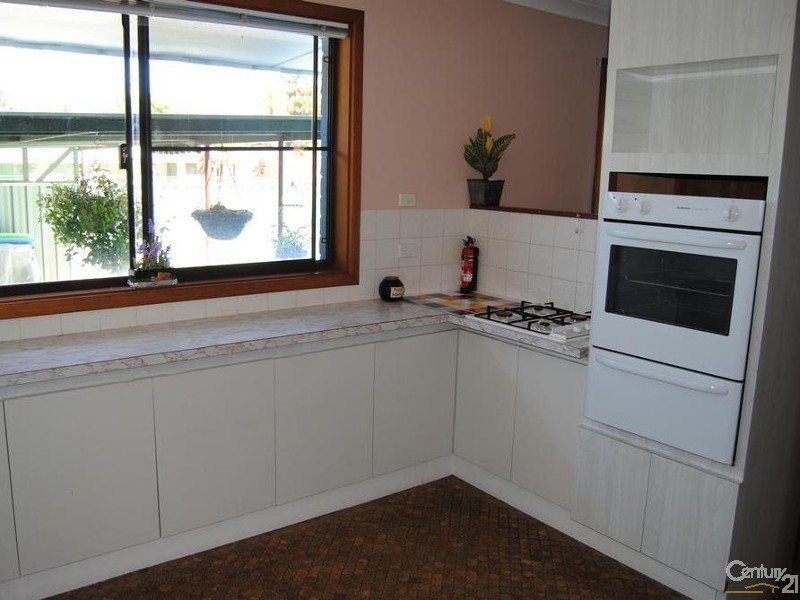 6 Dawe St, Australind WA 6233