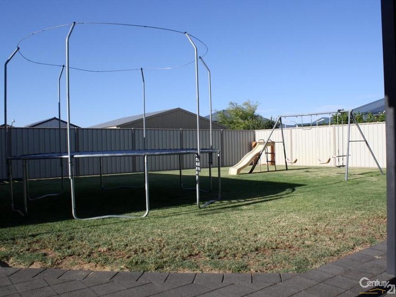 14 Emerald Way, Australind WA 6233