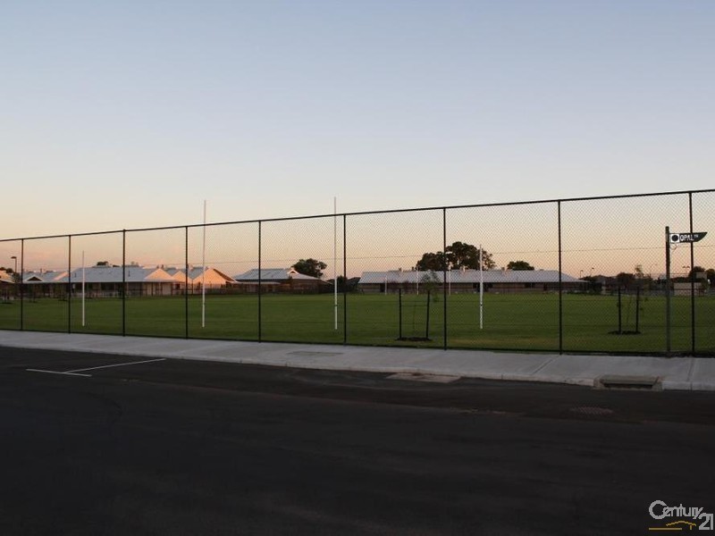 14 Emerald Way, Australind WA 6233