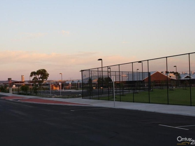 14 Emerald Way, Australind WA 6233