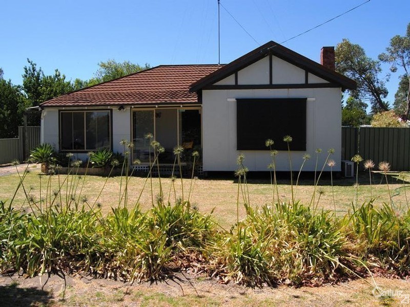 6 Ash Avenue, Harvey WA 6220