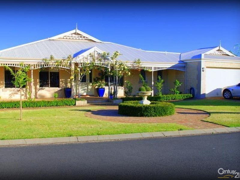 8 Litham Place, Pelican Point WA 6230