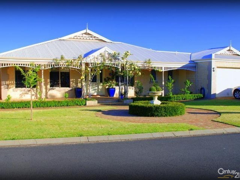 8 Litham Place, Pelican Point WA 6230