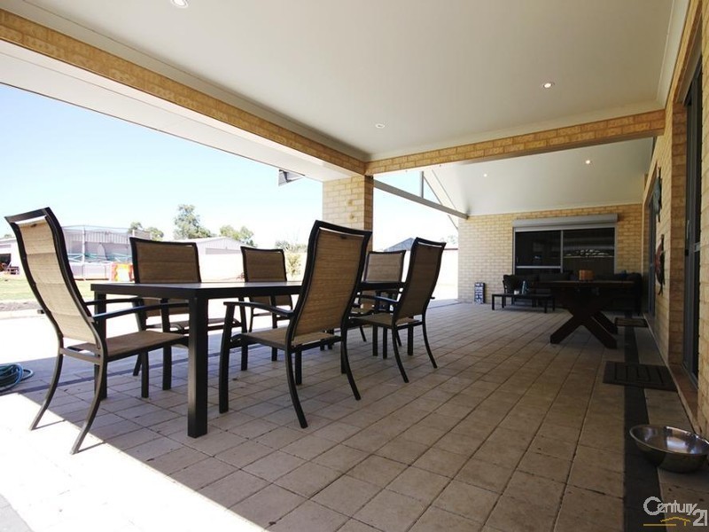 161 Braidwood Drive, Australind WA 6233