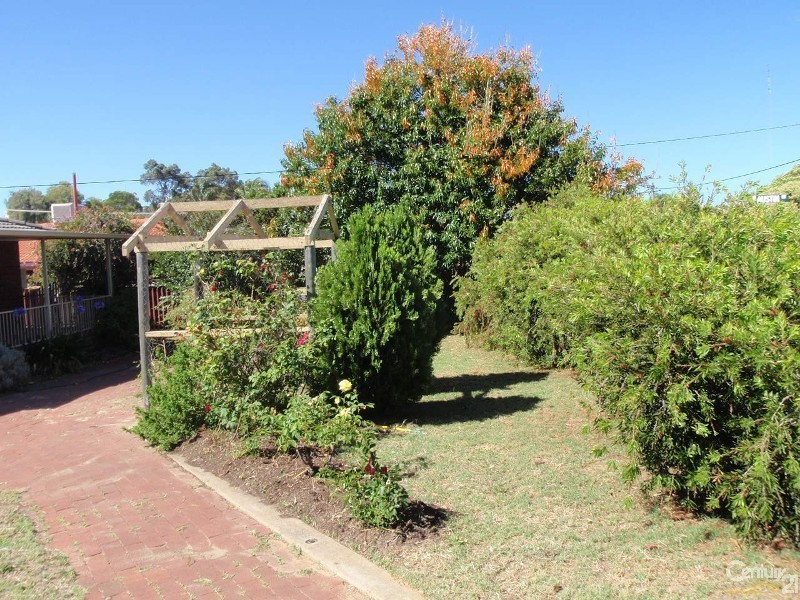 17 Casuarina Drive, Eaton WA 6232