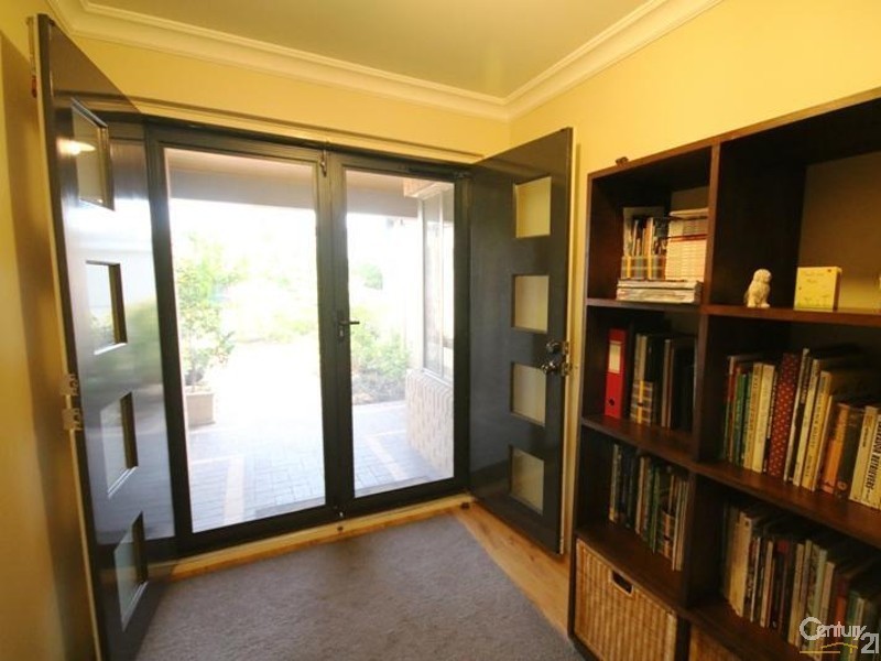 5 Connemara Way, Australind WA 6233