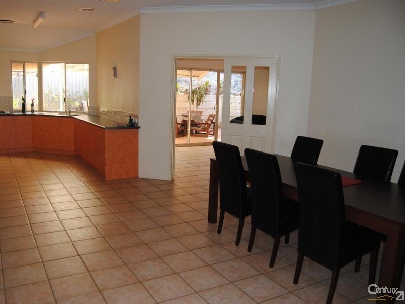 23 Parkfield Way, Australind WA 6233