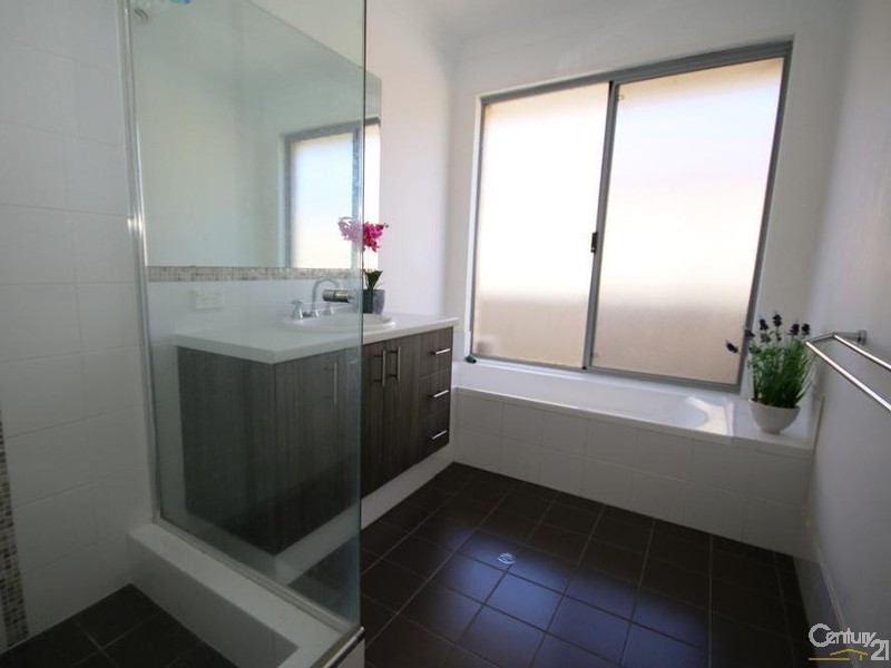 16 Supanova Lane, Australind WA 6233