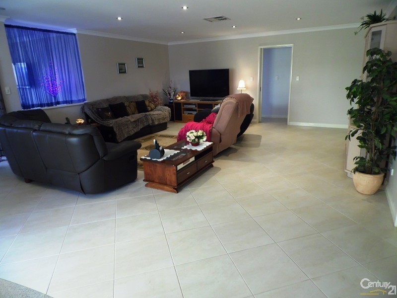 44 Gascoyne Circle, Millbridge WA 6232