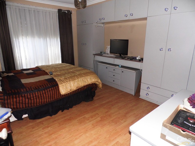 11 Bryant Close, East Bunbury WA 6230