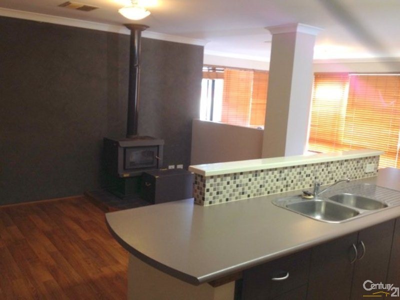 4 Coverley Drive, Collie WA 6225