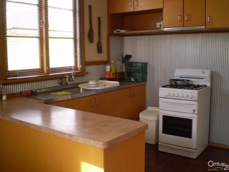 11 Moolyeen Road, Bunbury WA 6230