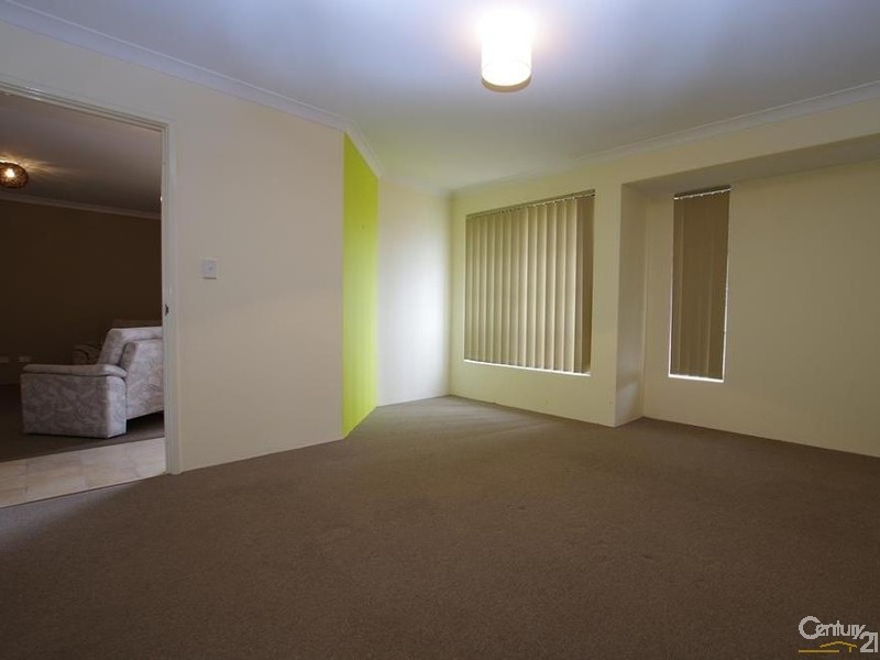 6 Oxley Pass, Dalyellup WA 6230