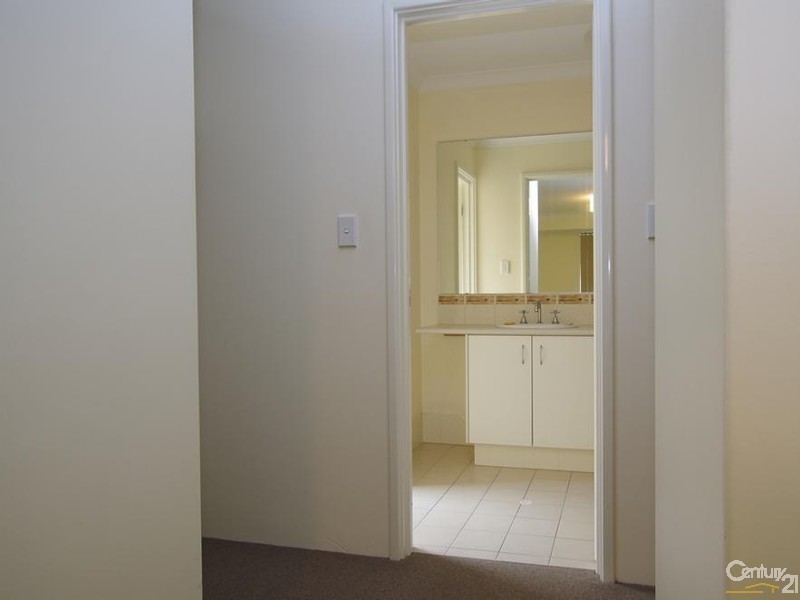 6 Oxley Pass, Dalyellup WA 6230