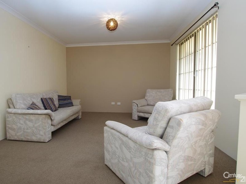 6 Oxley Pass, Dalyellup WA 6230