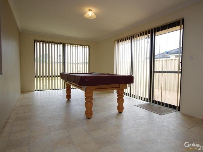 6 Oxley Pass, Dalyellup WA 6230
