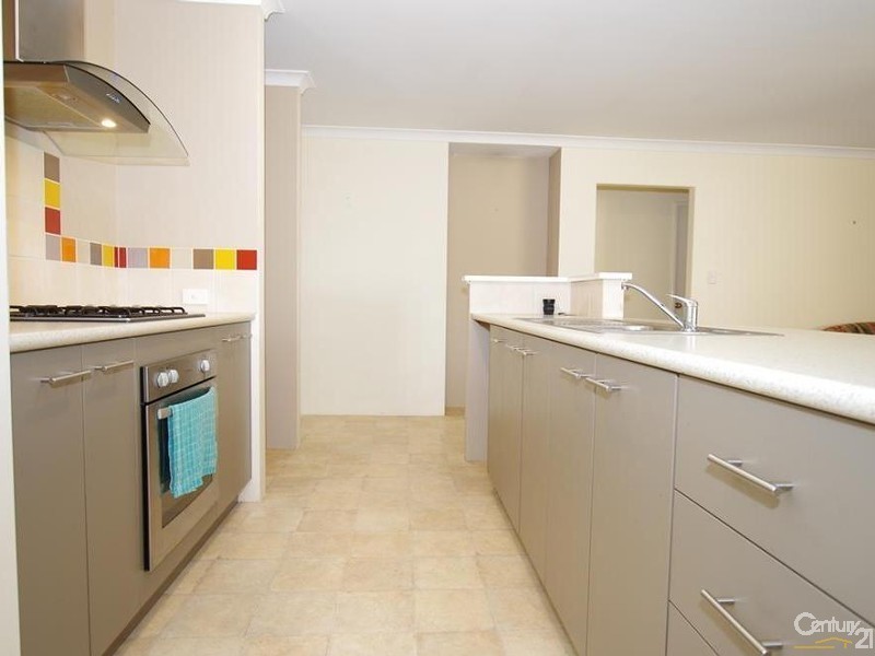 6 Oxley Pass, Dalyellup WA 6230