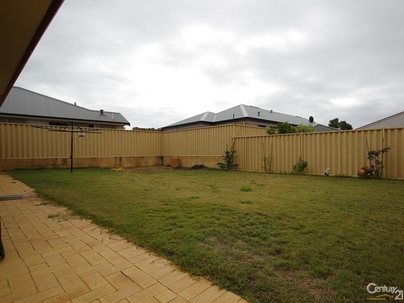 6 Oxley Pass, Dalyellup WA 6230