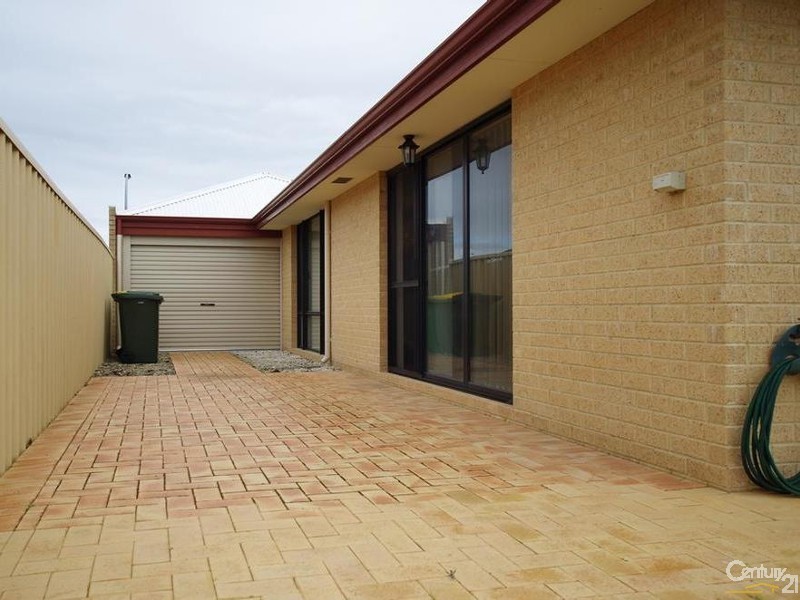 6 Oxley Pass, Dalyellup WA 6230