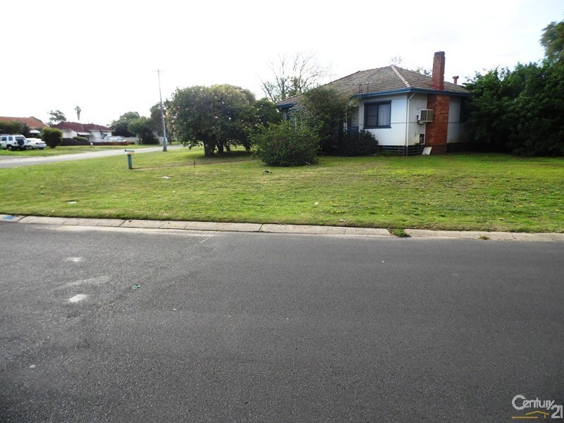 2 Dyinda Street, Carey Park WA 6230