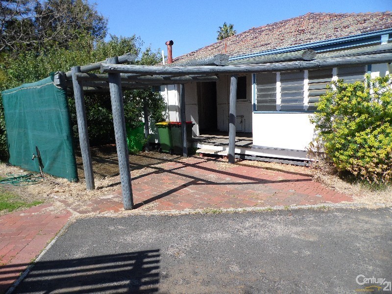 2 Dyinda Street, Carey Park WA 6230