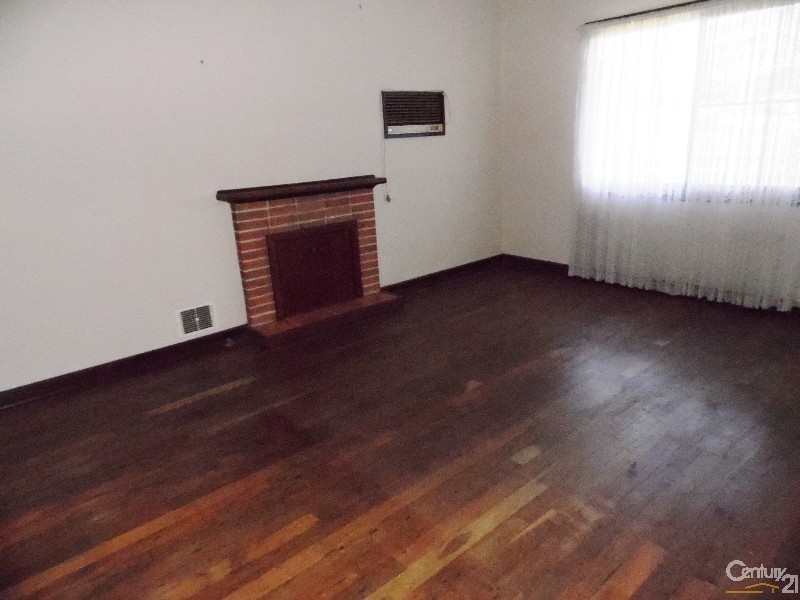 2 Dyinda Street, Carey Park WA 6230