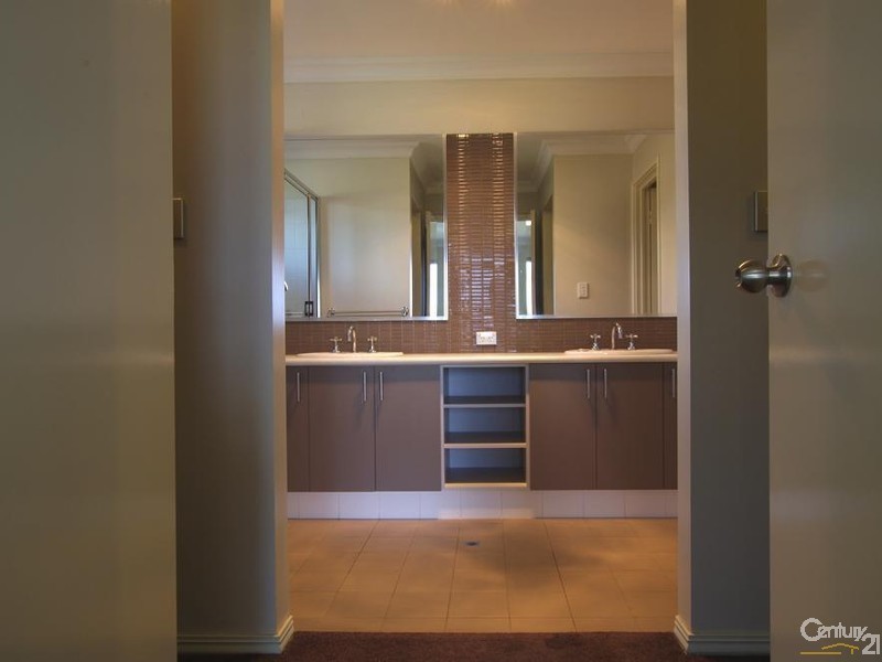 42 Gutmann Pathway, Dalyellup WA 6230