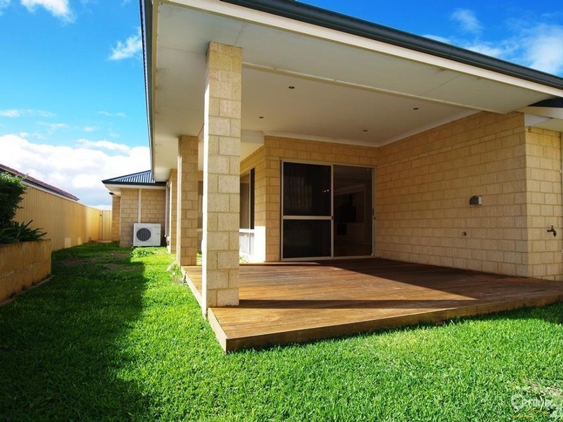 42 Gutmann Pathway, Dalyellup WA 6230
