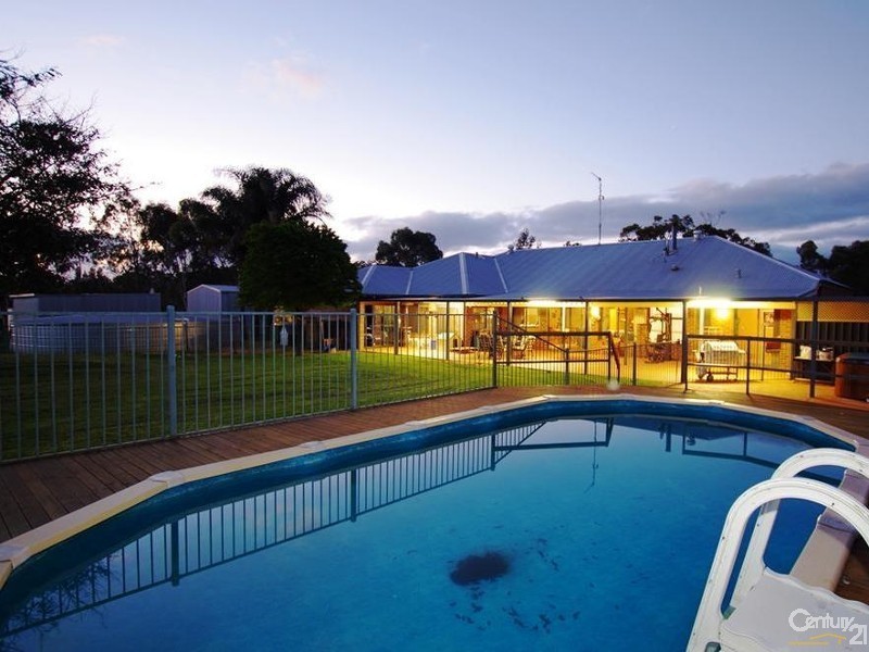 105 Hackett Street, Cookernup WA 6220