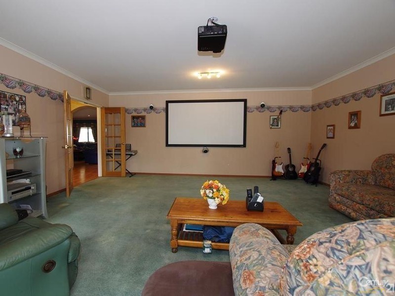 105 Hackett Street, Cookernup WA 6220