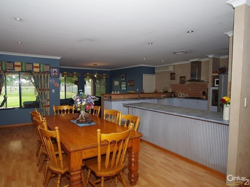 105 Hackett Street, Cookernup WA 6220