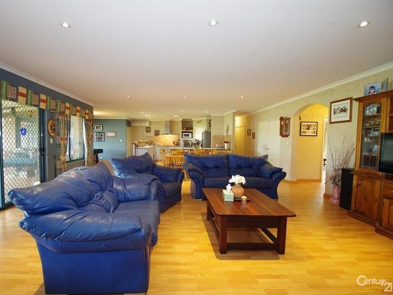 105 Hackett Street, Cookernup WA 6220