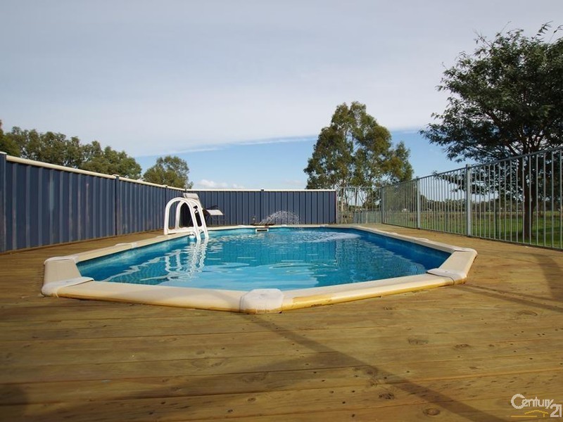 105 Hackett Street, Cookernup WA 6220