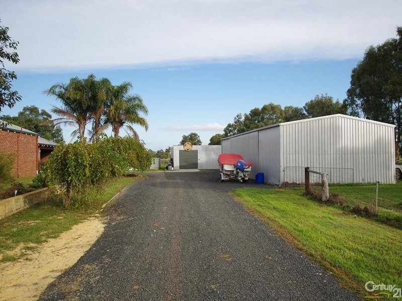 105 Hackett Street, Cookernup WA 6220