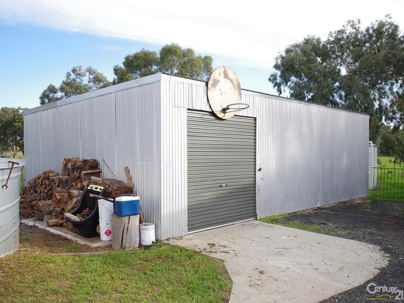 105 Hackett Street, Cookernup WA 6220