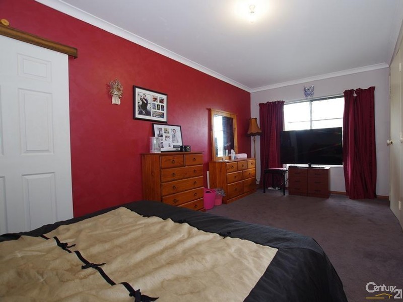 105 Hackett Street, Cookernup WA 6220