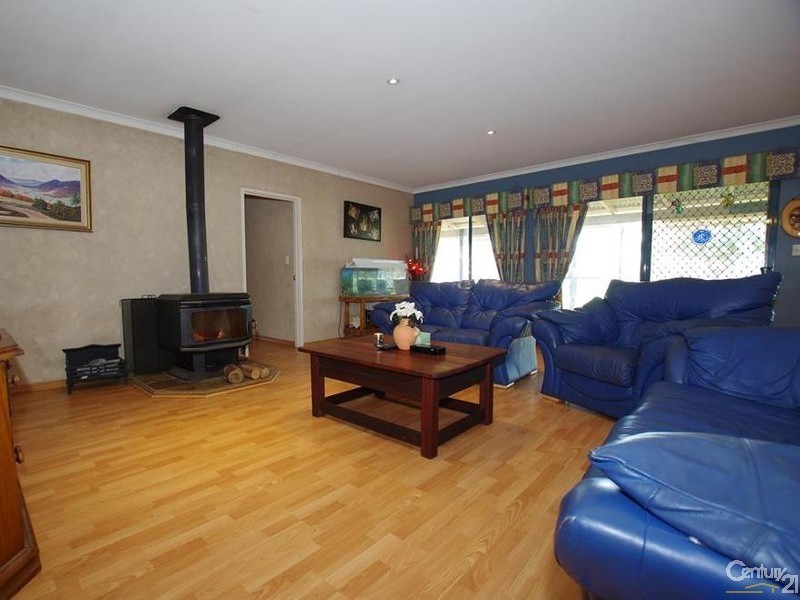 105 Hackett Street, Cookernup WA 6220