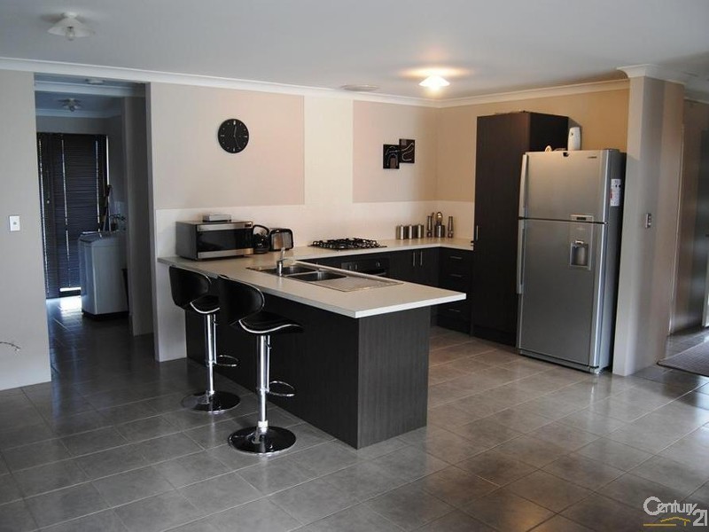 1/16 Mistletoe Court, Glen Iris WA 6230