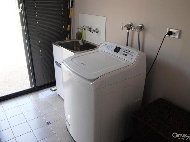 1/16 Mistletoe Court, Glen Iris WA 6230