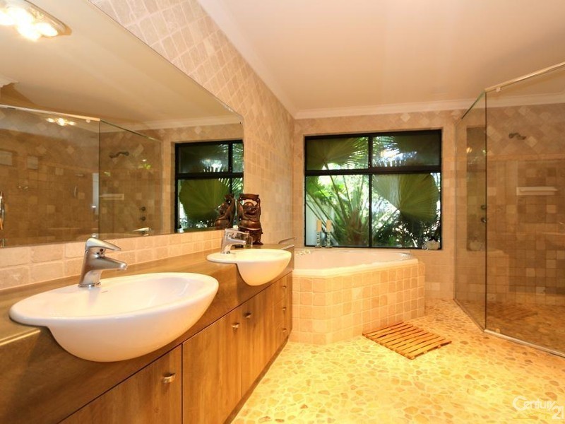 28 Portofino Crescent, Pelican Point WA 6230