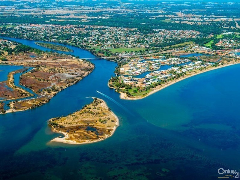 28 Portofino Crescent, Pelican Point WA 6230